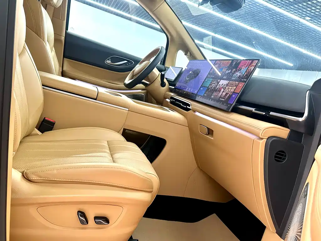 Dreamer 2025 PHEV All-Wheel Drive尊贵鲲鹏 Edition
