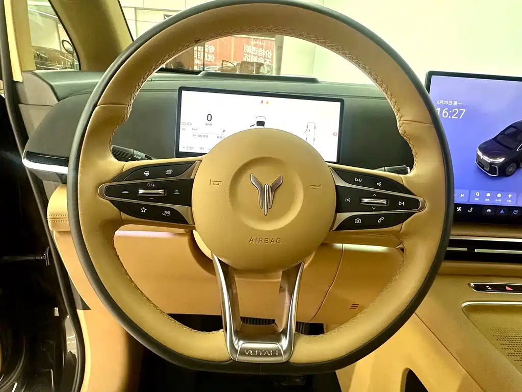 Dreamer 2025 PHEV All-Wheel Drive尊贵鲲鹏 Edition