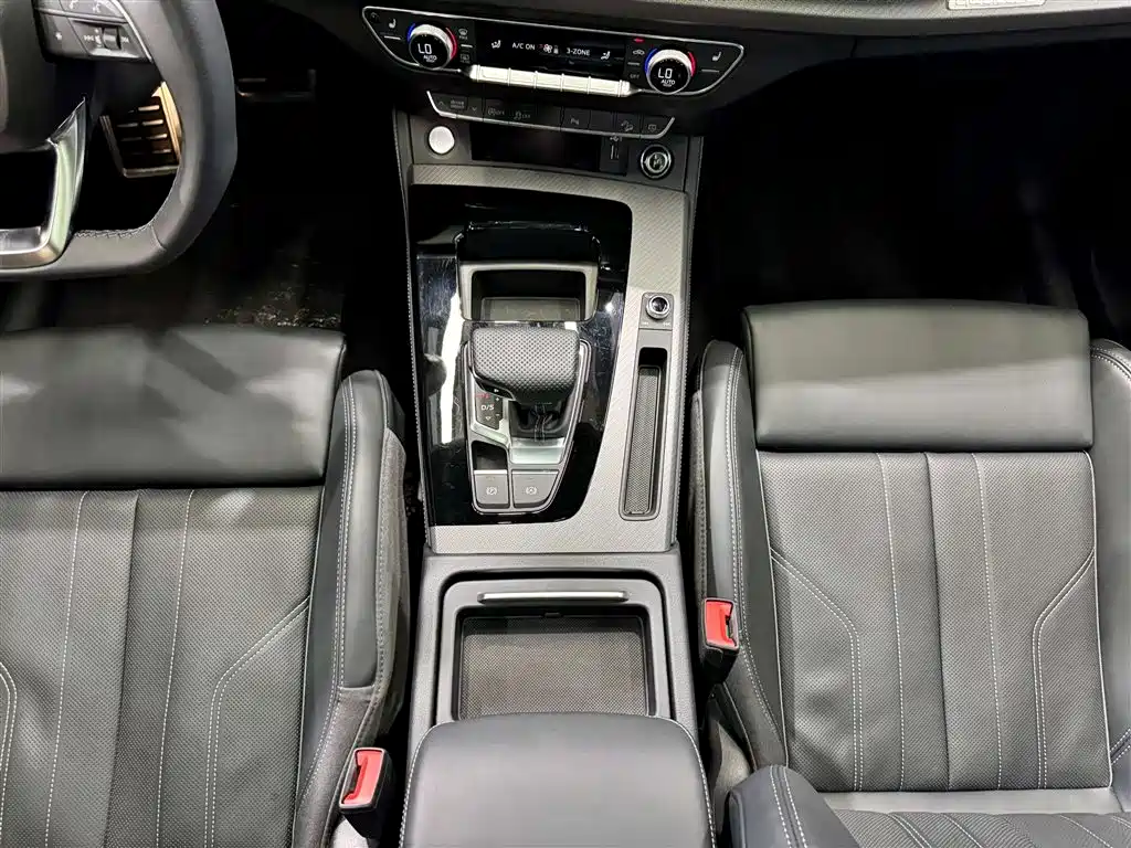Audi Q5L 2025 model Luxury Dynamic Edition
