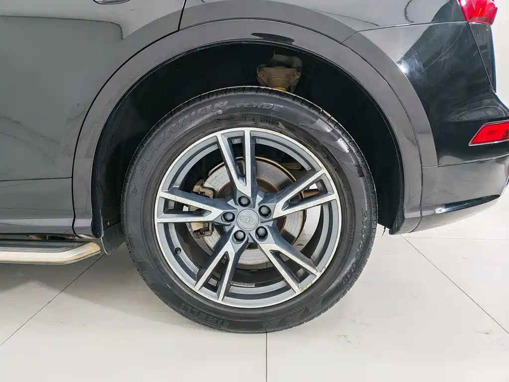 Audi Q5L 2020 40 TFSI Luxury Fashion Edition
