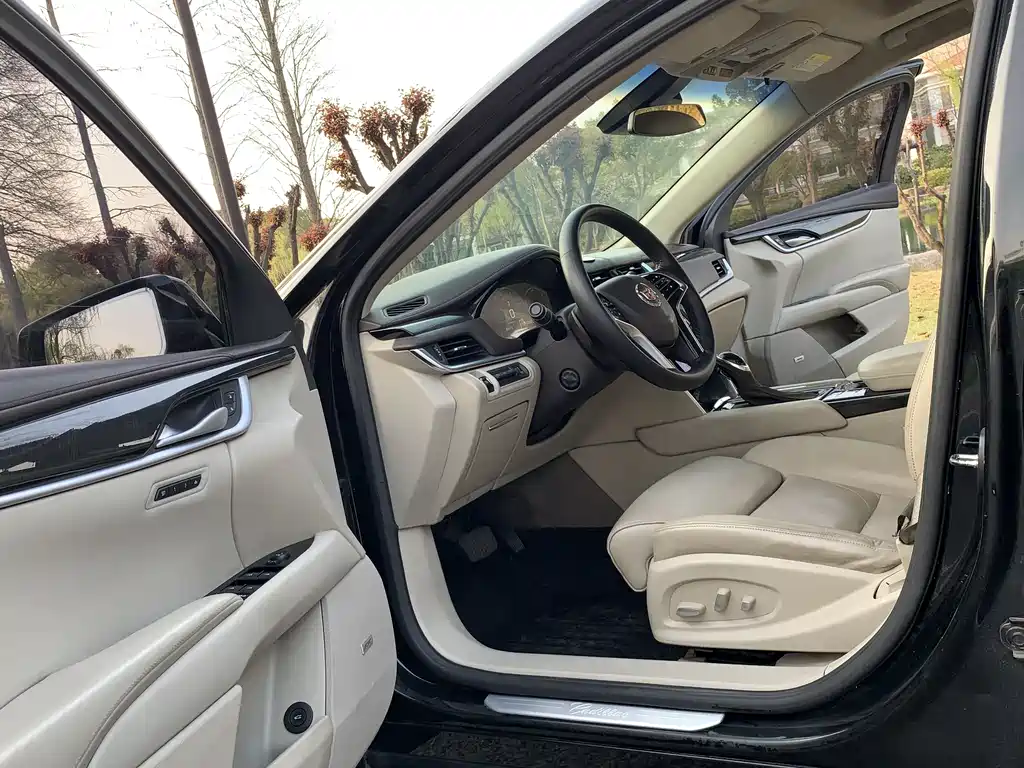 Cadillac XTS 2015 28T Platinum Edition