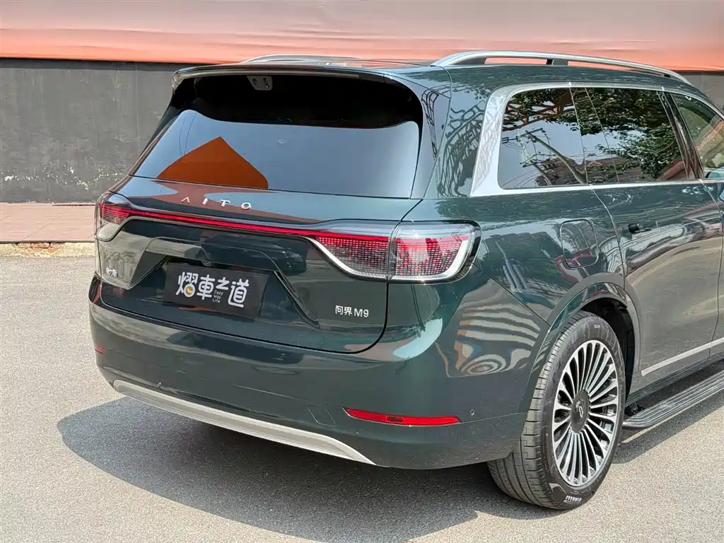 SUV M9 2025 Edition Range-Extended Ultra Version 52kWh 5-Seat (192-line LiDAR)