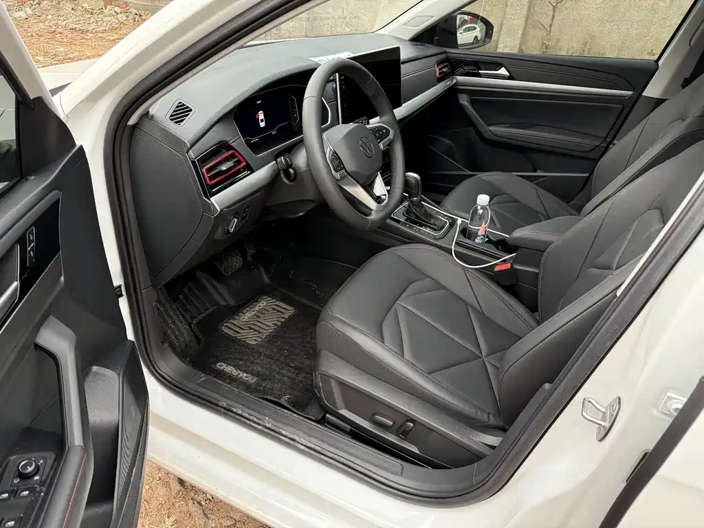Lavida 2026 300TSI DSG Starlight Leading Edition