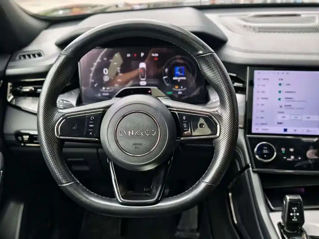 Lynk & Co 09 EM-P 2021 2.0T PHEV Ultra 6-seat