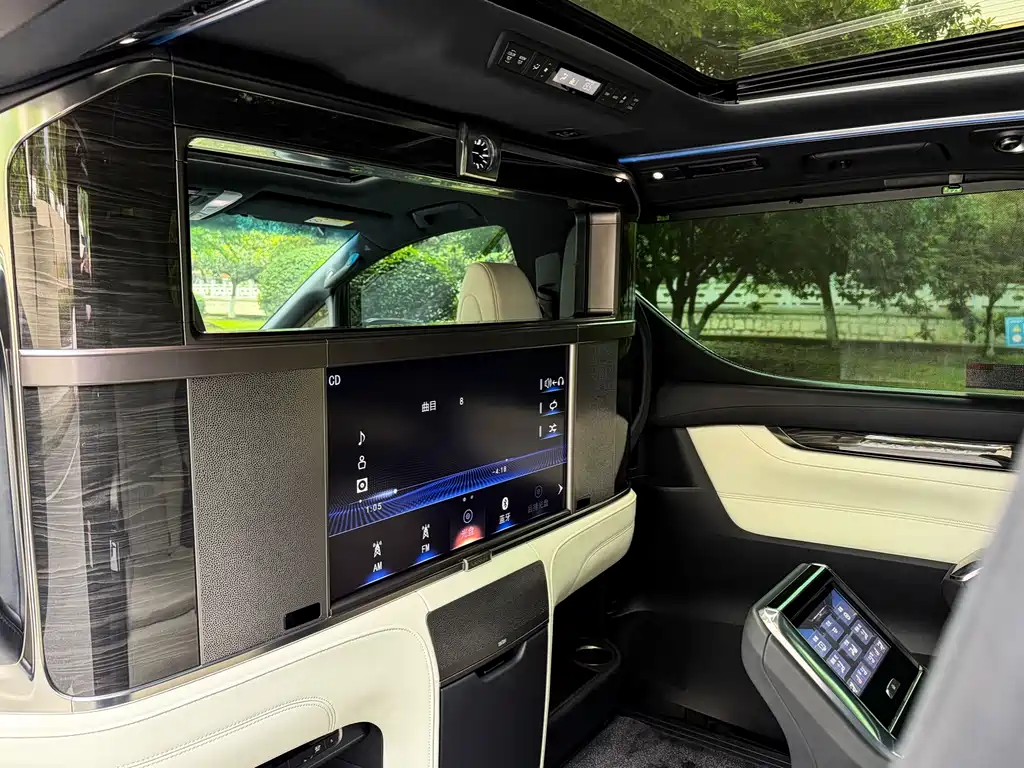 Lexus LM 2020 300h Four-Seater Imperial Edition