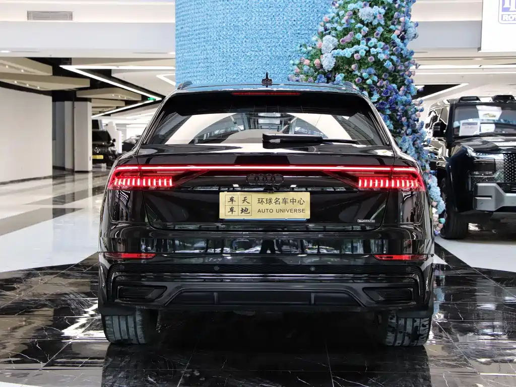 Audi Q8 2022 Dark Knight Hall Edition 55 TFSI