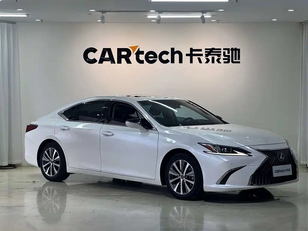 Lexus ES 2020 200 Excellence Edition