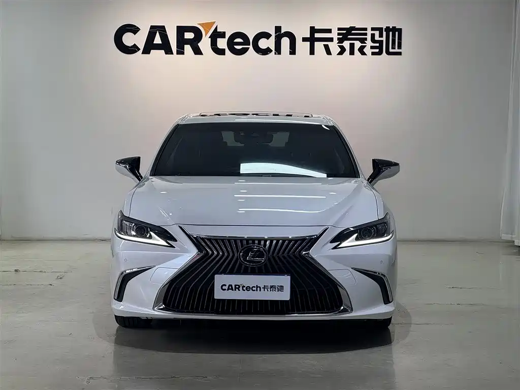 Lexus ES 2020 200 Excellence Edition