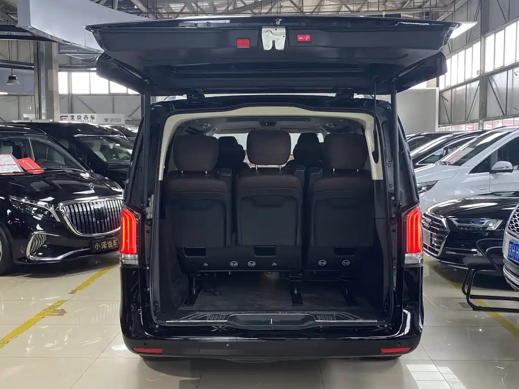 Mercedes-Benz V-Class 2024 300 L Long Wheelbase Luxury Edition