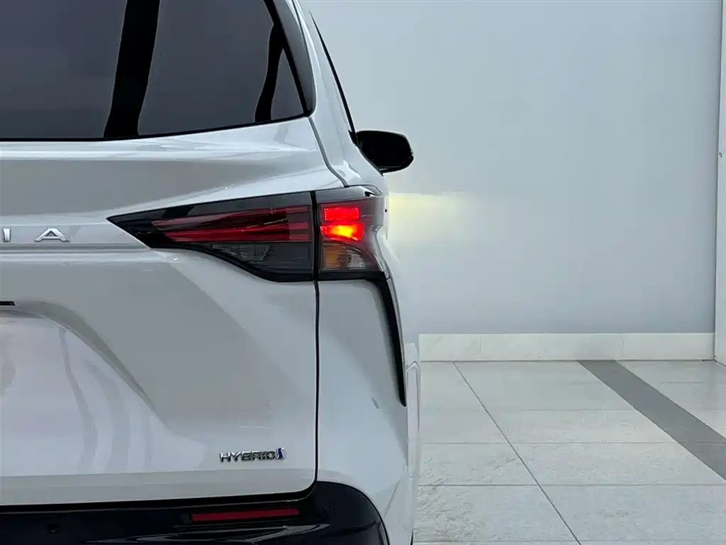 Gravita 2023 2.5L Hybrid Prestige PLUS Edition