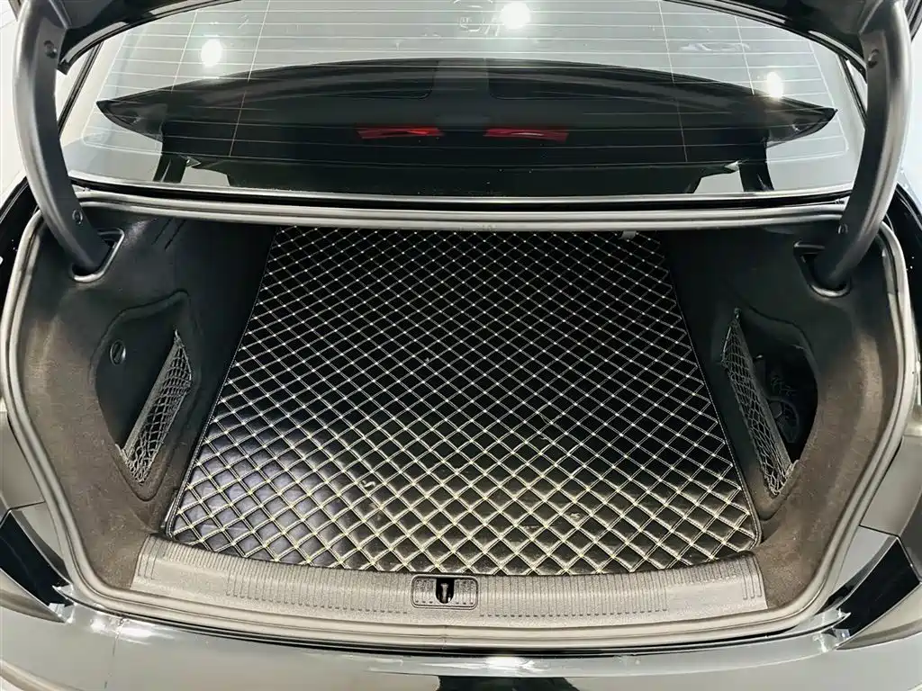 Audi A4L 2022 40 TFSI Luxury Dynamic Edition