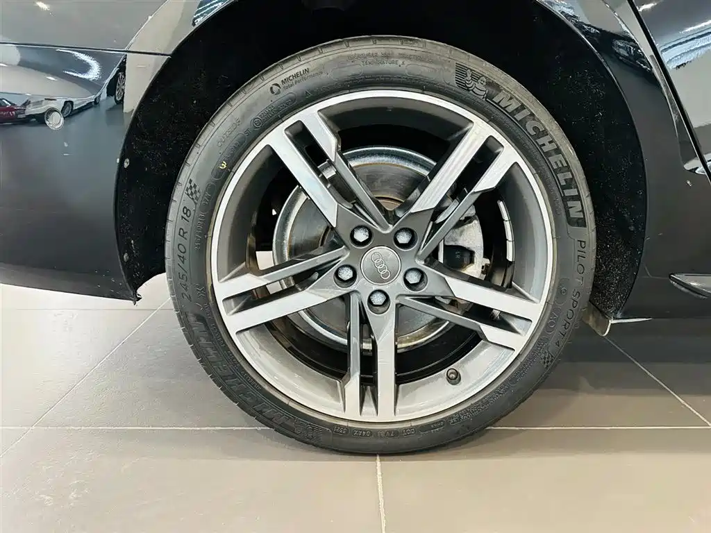 Audi A4L 2022 40 TFSI Luxury Dynamic Edition