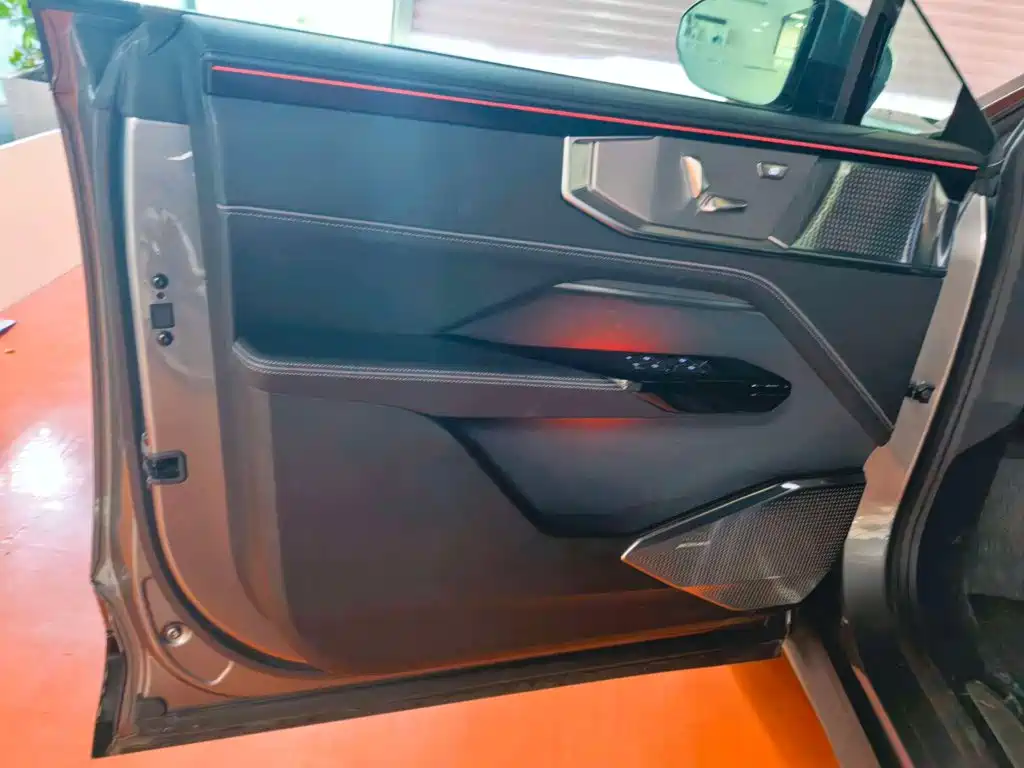 High Mover HiPhi Y 2023 Model 560km Pioneer Edition