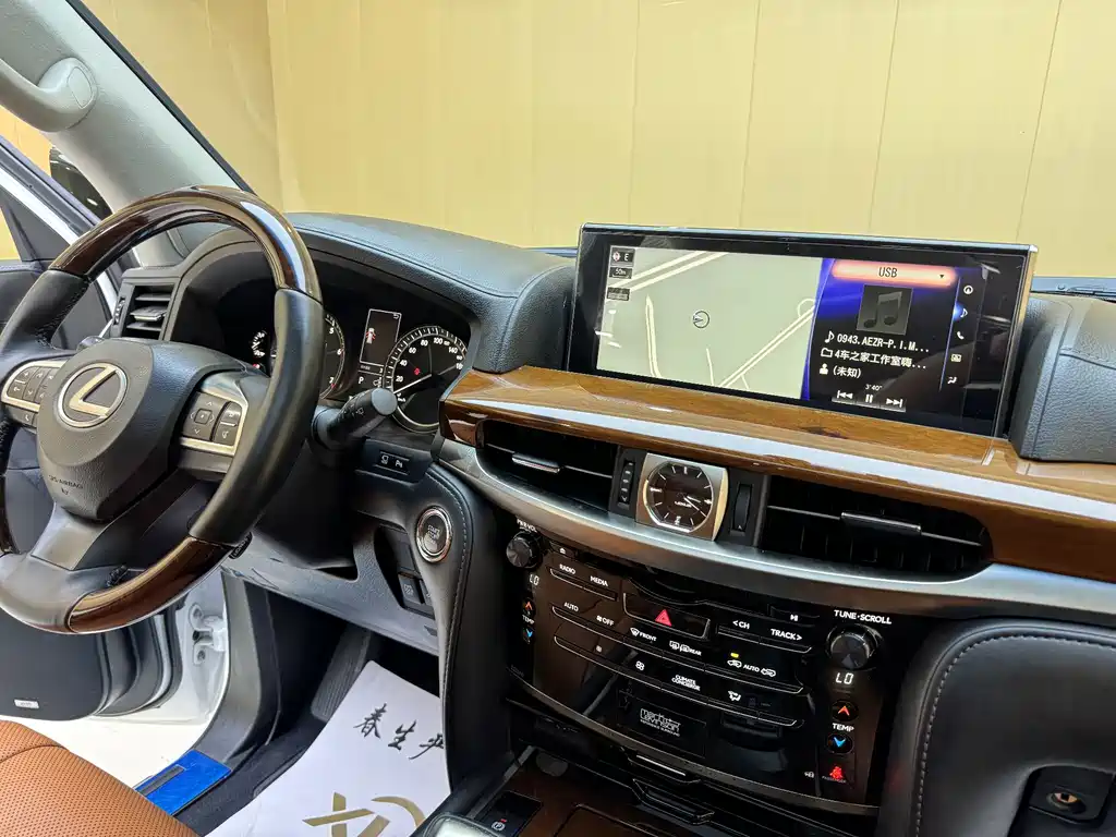 Lexus LX 2016 570 Dynamic Luxury Edition
