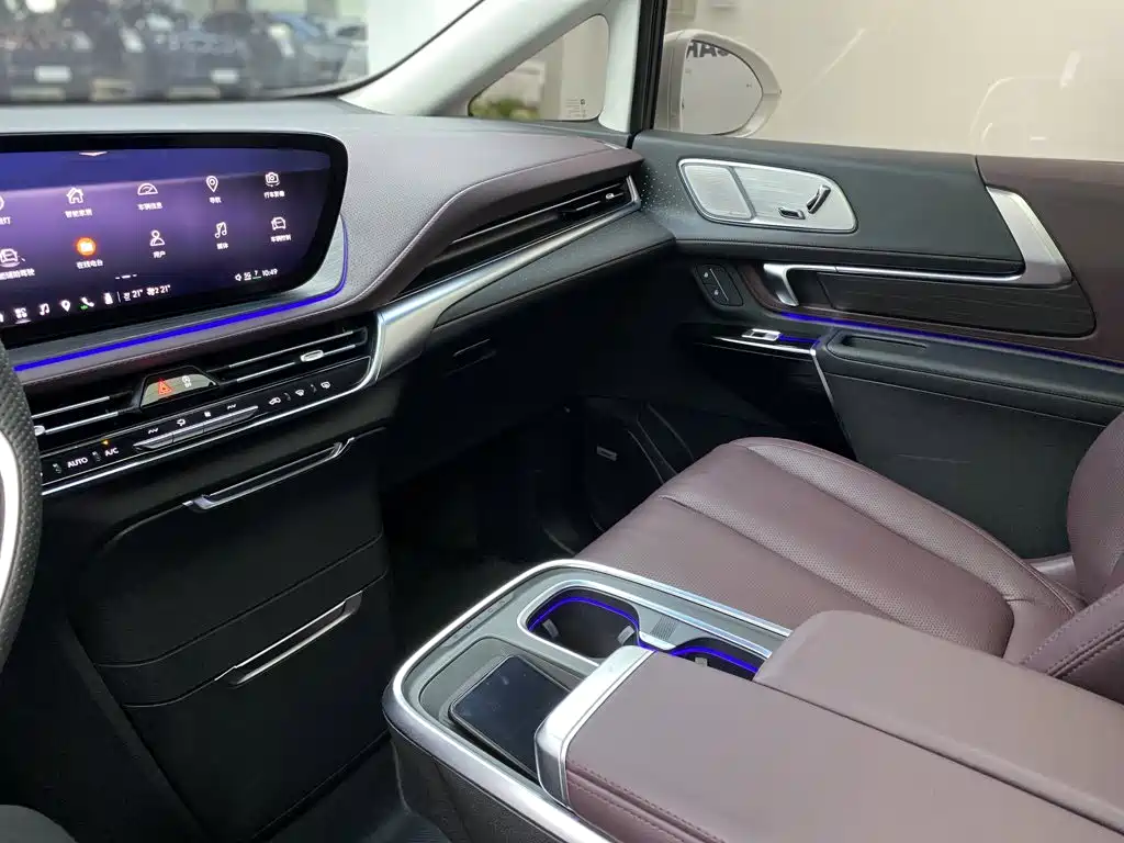 2023 Century 2.0T Six-Seater Yunshe Version