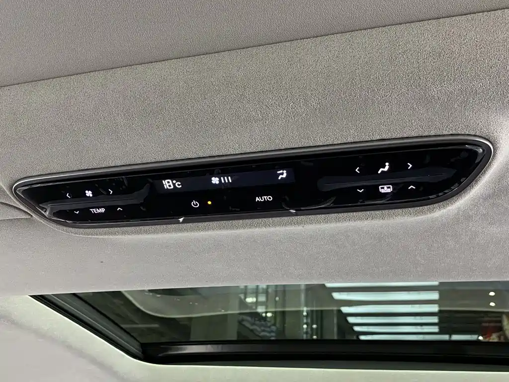2023 Century 2.0T Six-Seater Yunshe Version