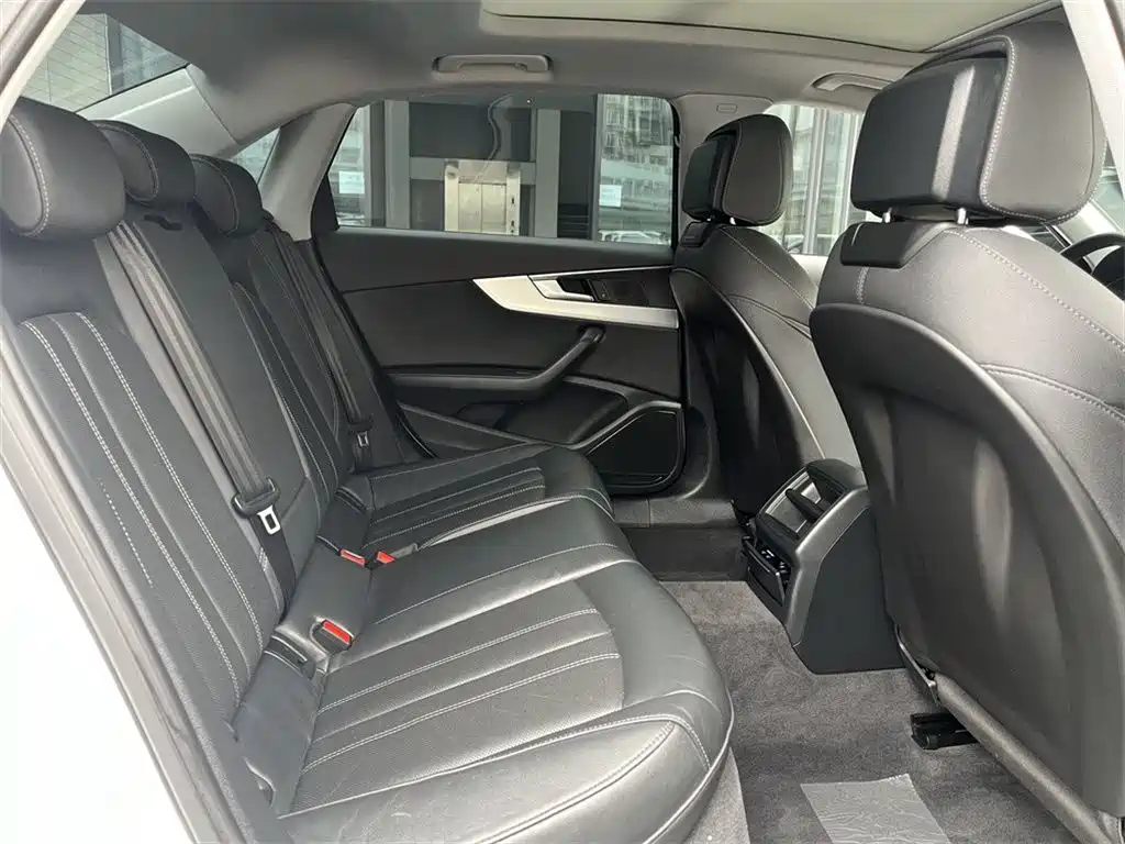 Audi A4L 2020 40 TFSI Fashion Dynamic Edition
