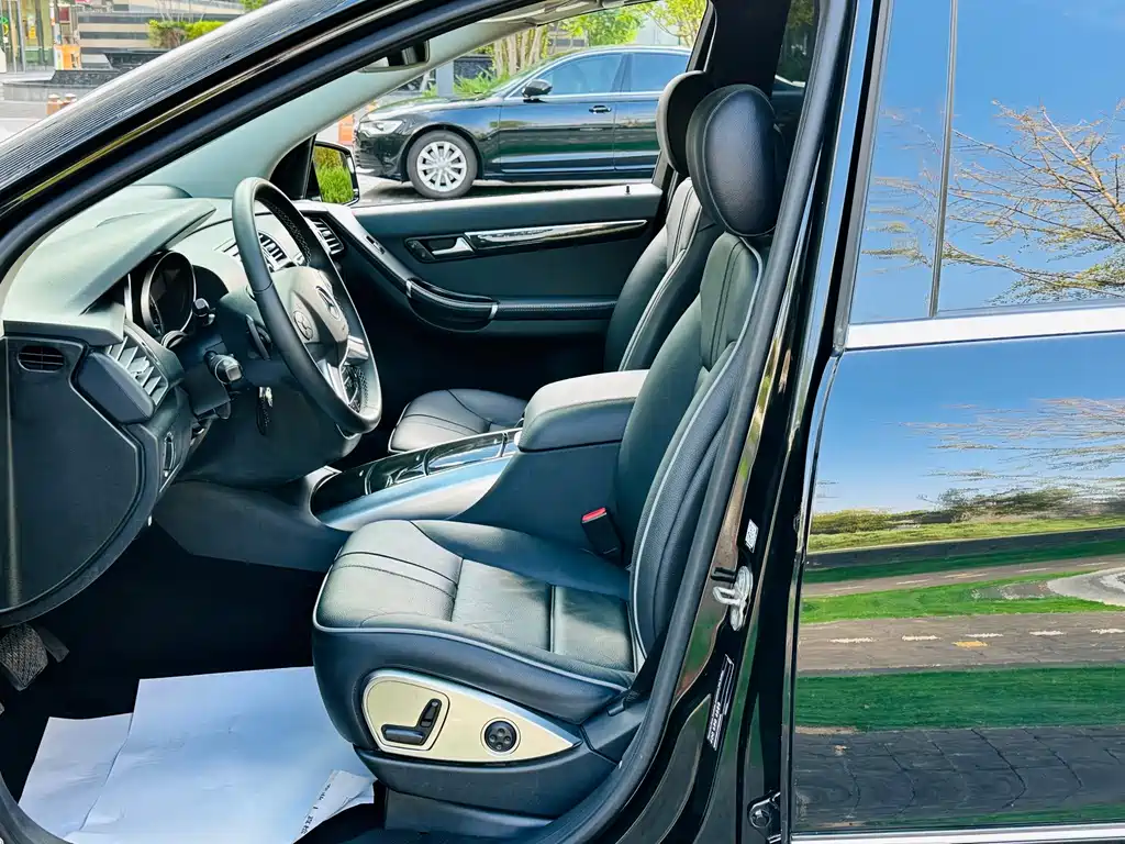 Mercedes-Benz R-Class 2017 R 320 4MATIC Business Edition Limited Edition