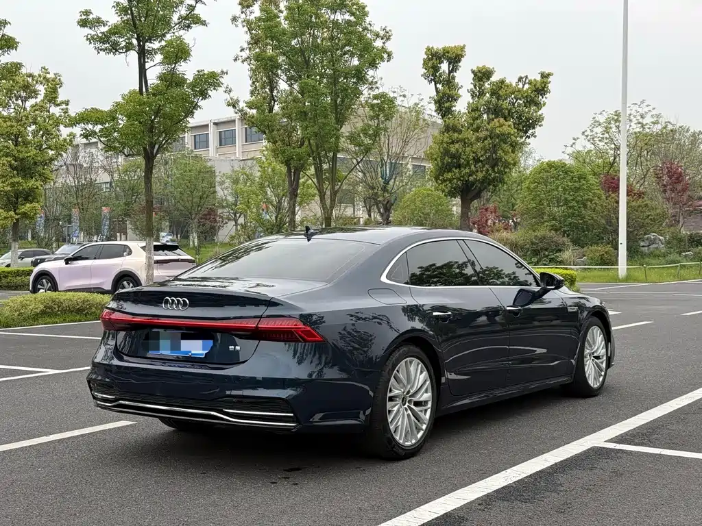 Audi A7L 2022 45 TFSI S-line Zhumeng Edition Flow Crystal Package