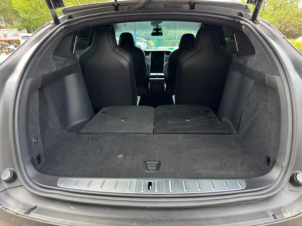 Model X 2017 Long Range Edition