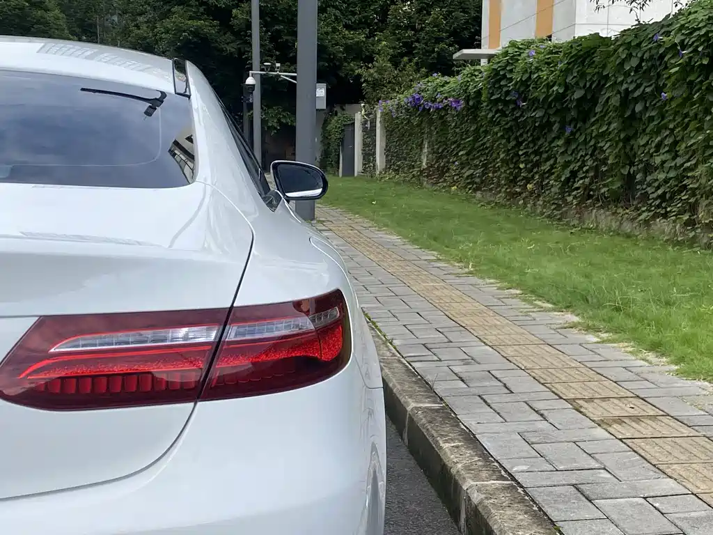 Mercedes-Benz E-Class (Import) 2017 E 200 Coupe