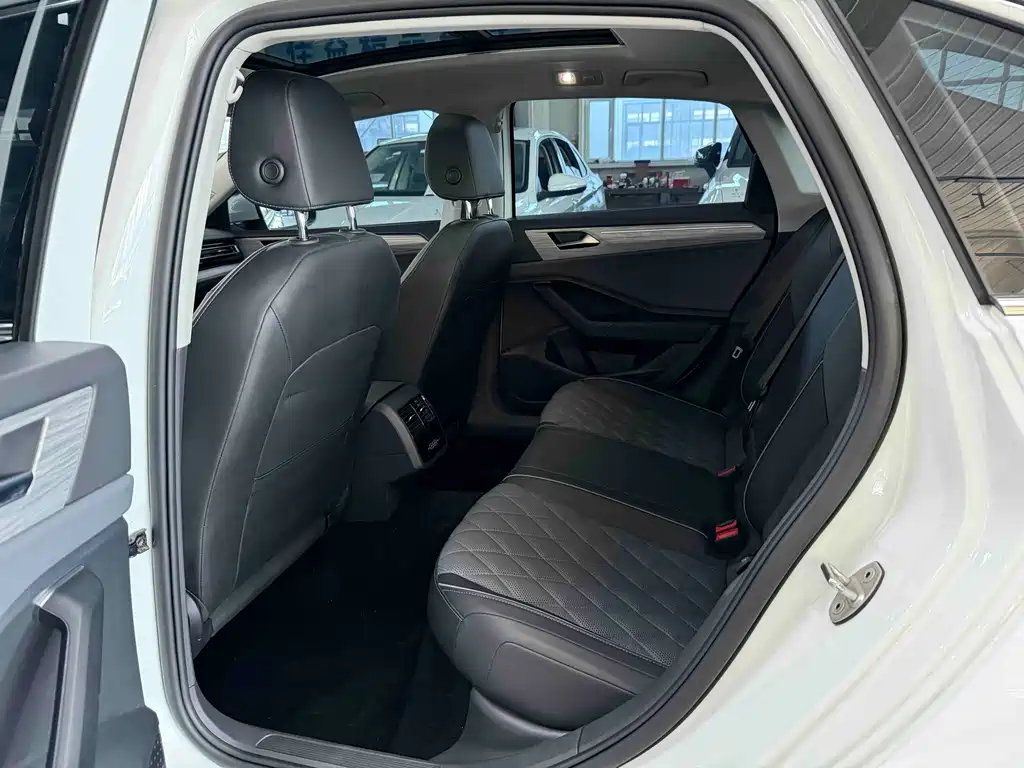 2023 Volkswagen Sagitar 280 TSI DSG Ultimate Plus Edition