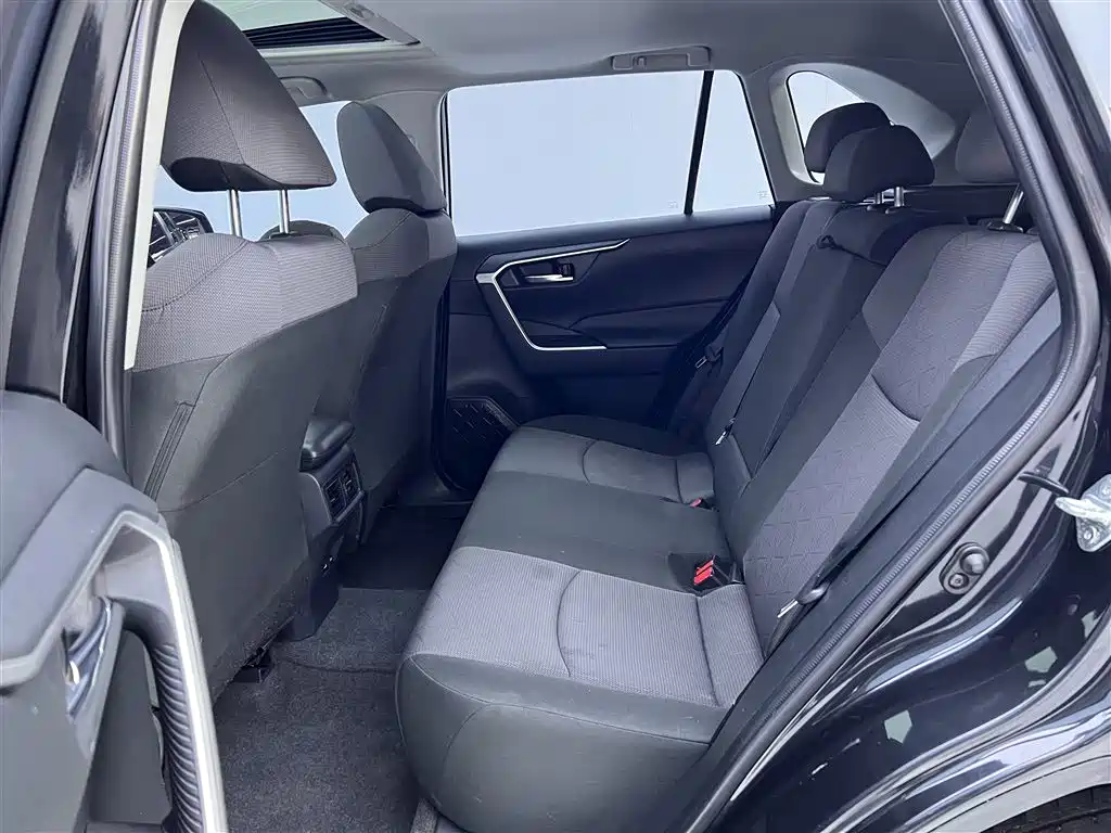 RAV4 2022 2.0L CVT Two-Wheel Drive Fashion Edition