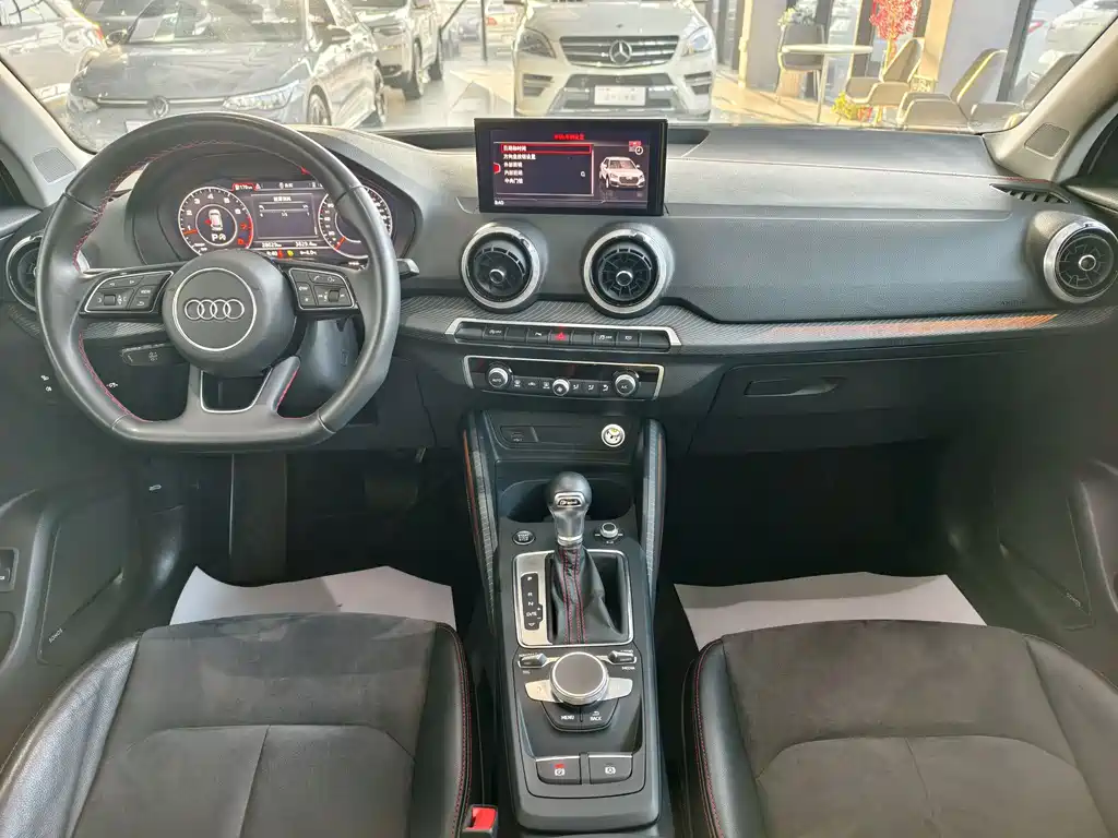 Audi Q2L 2024 35TFSI Premium Dynamic Edition