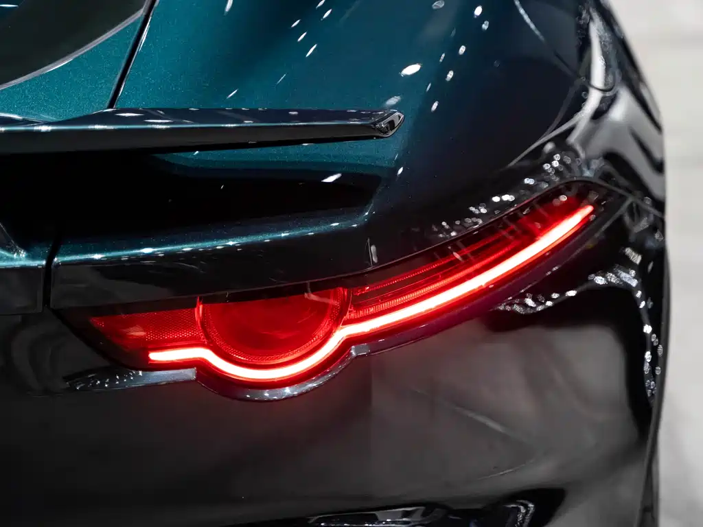 Jaguar F-TYPE 2019 2.0T Hardtop Edition