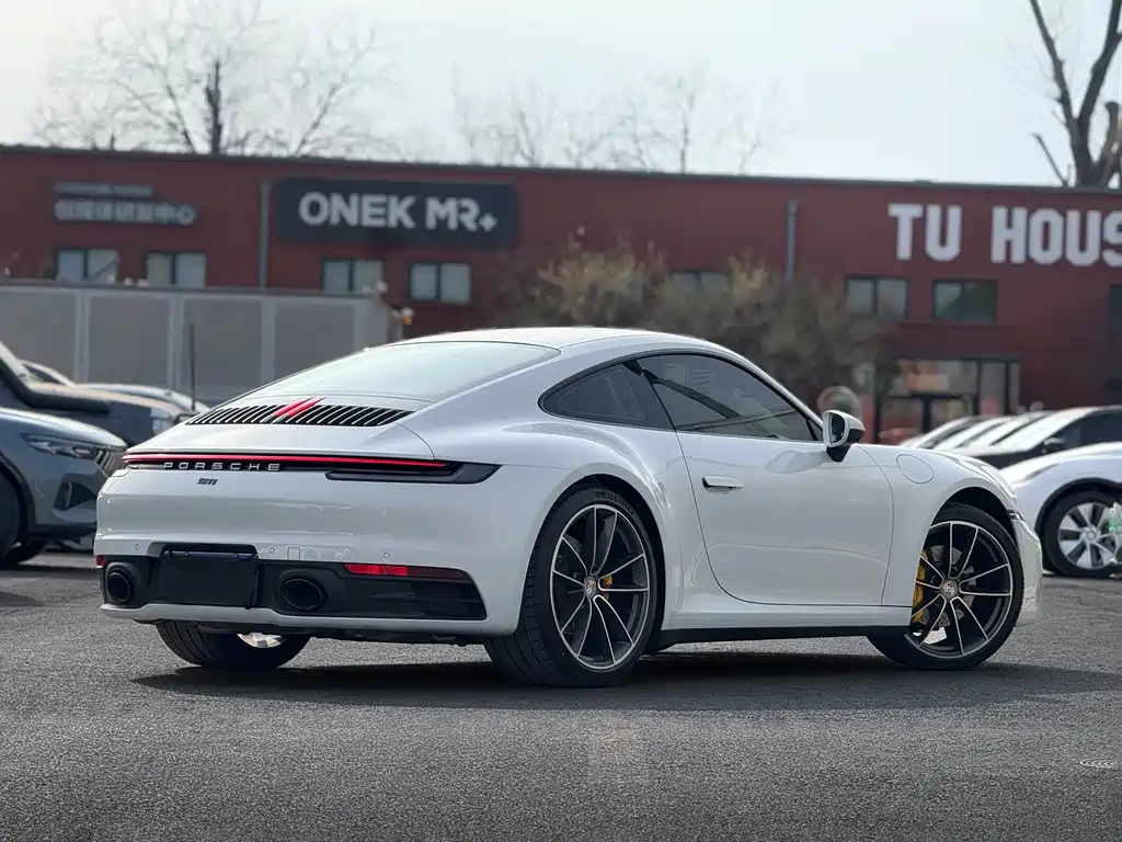 Porsche 911 2023 Carrera 3.0T