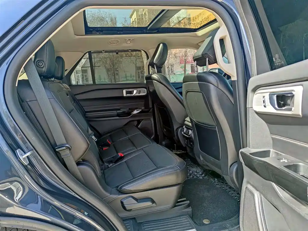 Explorer 2020 EcoBoost 285 4x4 Platinum Edition 7-seater