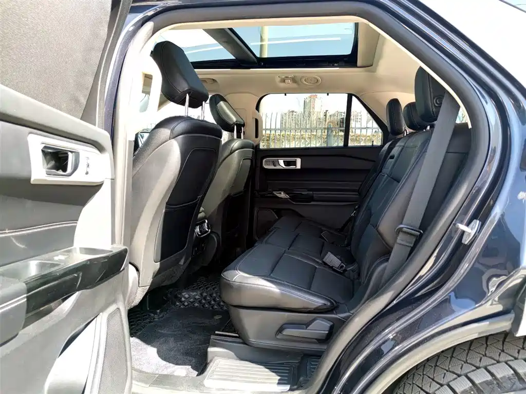 Explorer 2020 EcoBoost 285 4x4 Platinum Edition 7-seater