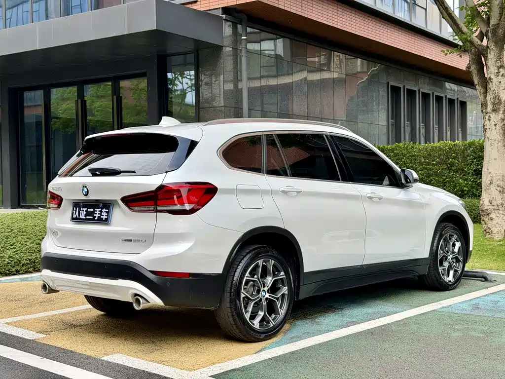 BMW X1 2021 sDrive25Li Leading Edition