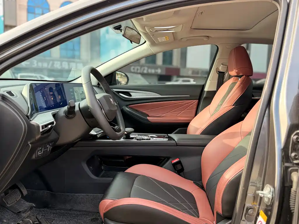 Yidong 2022 Plus Blue Whale NE 1.4T GDI DCT Prestige Edition