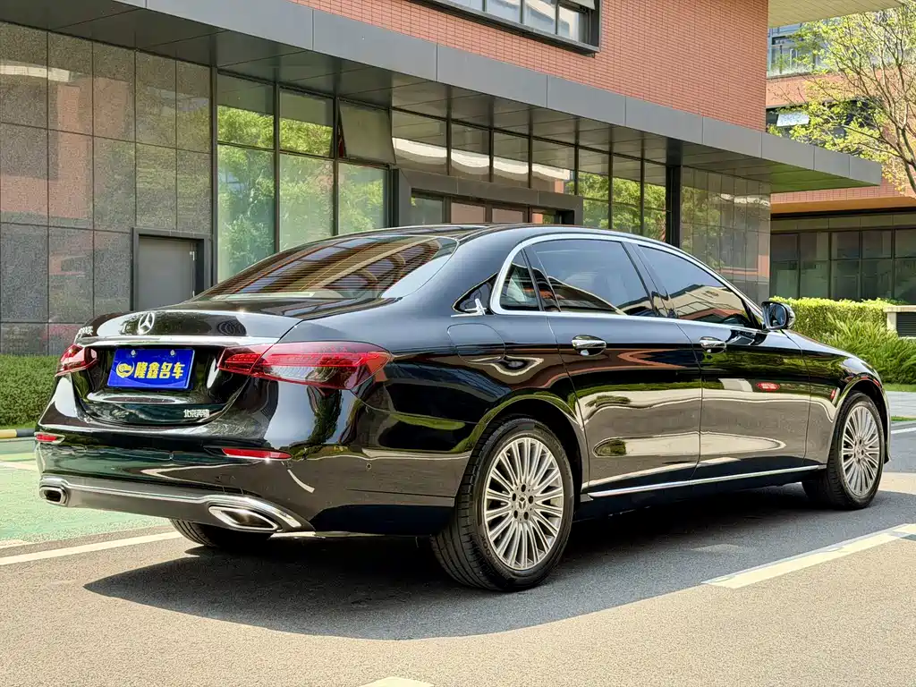 Mercedes-Benz E-Class 2022 E 300 L Fashion Edition