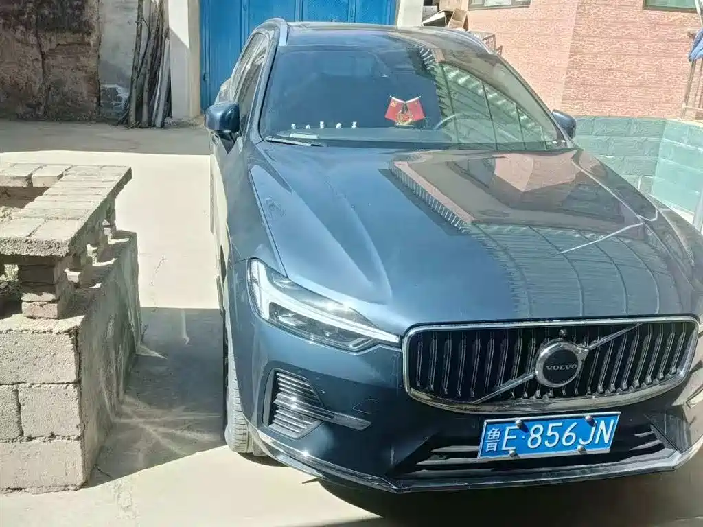 Volvo XC60 2024 B5 AWD Intelligent Distance Luxury Edition