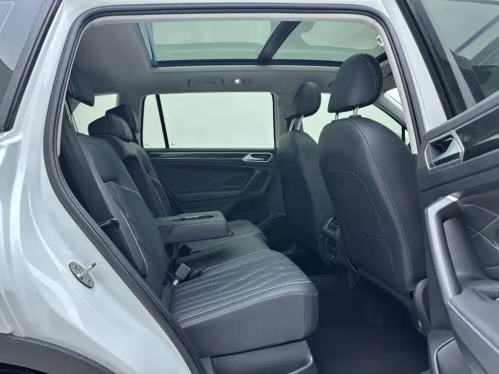 Taycan L 2023 Edition 280 TSI Automatic Two-Wheel Drive Oceanic Limited Edition