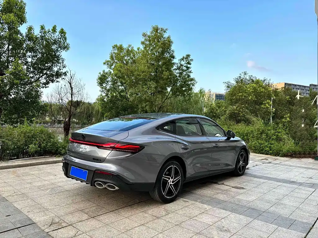 MG7 2023 1.5T DCT Premium Luxury Edition