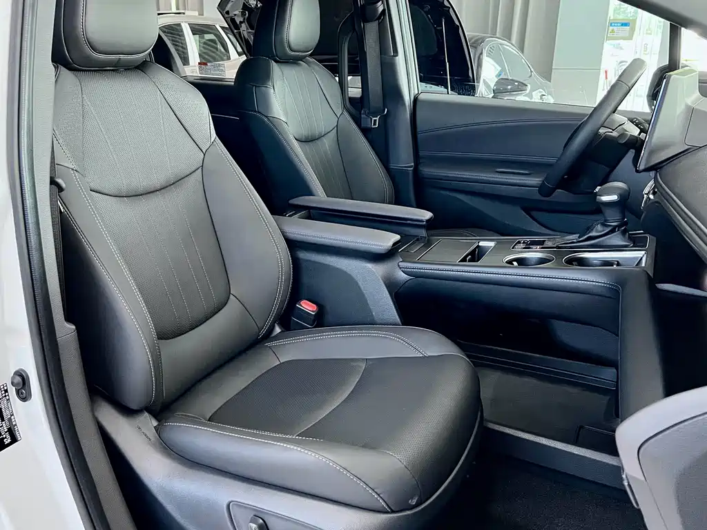 SIENNA 2024 2.5L Hybrid Premium Luxury Edition