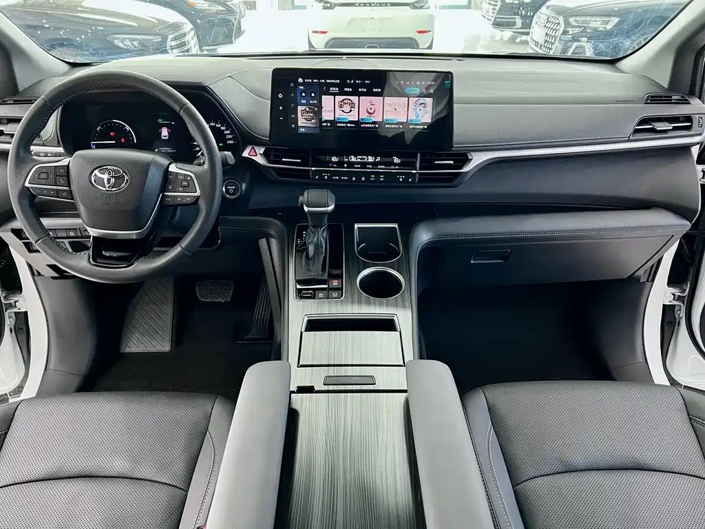 SIENNA 2024 2.5L Hybrid Premium Luxury Edition