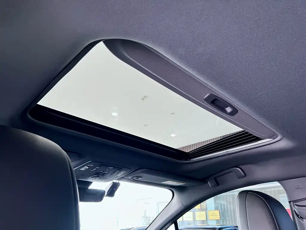 SIENNA 2024 2.5L Hybrid Premium Luxury Edition