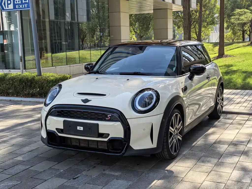 2022 MINI Cooper S Artist Edition