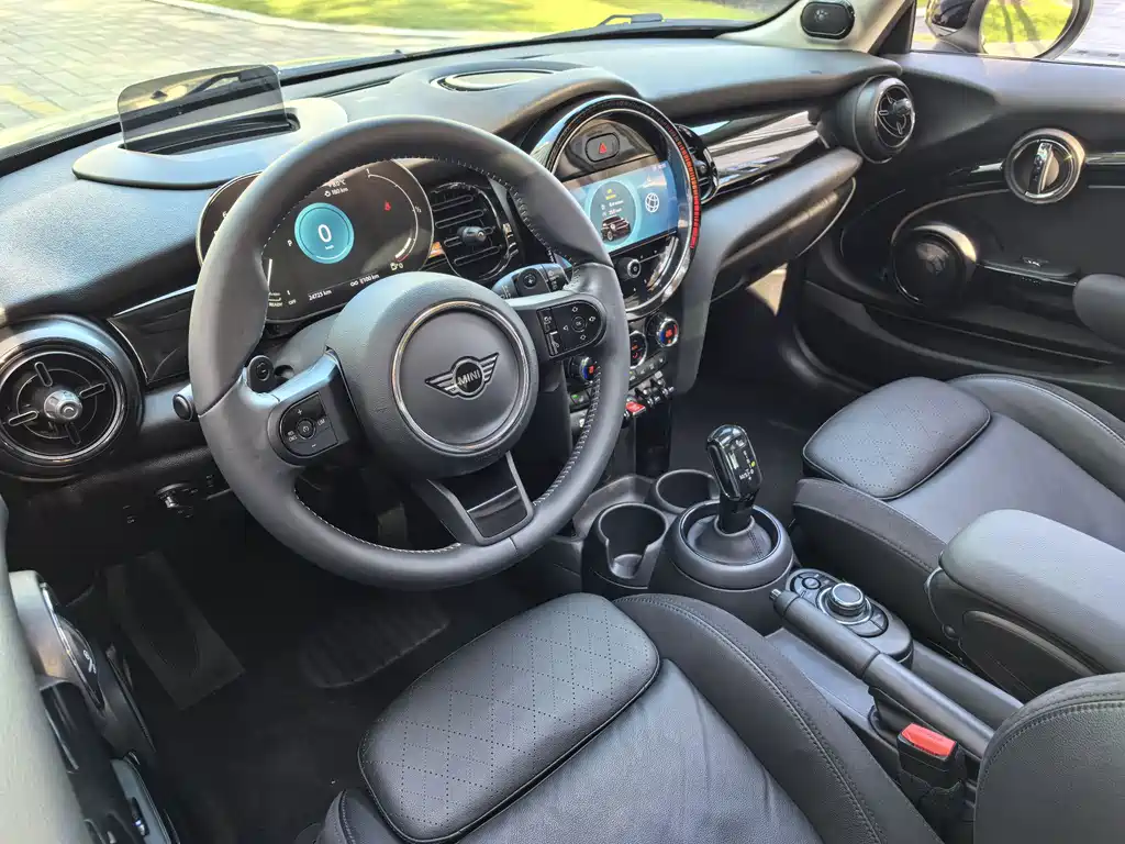 2022 MINI Cooper S Artist Edition