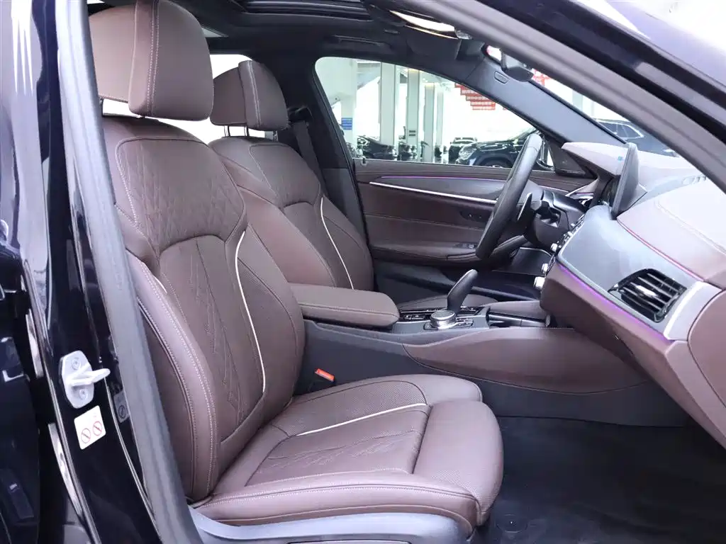 BMW 5 Series 2023 Model Facelift 530Li Luxury Edition M Sport Package