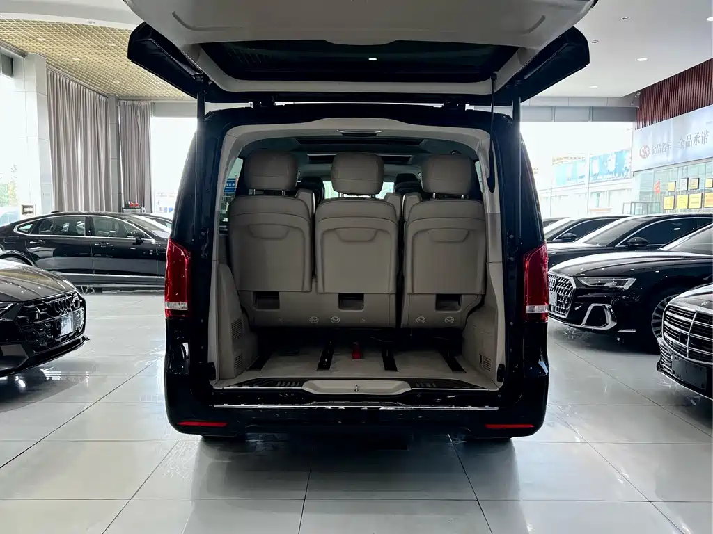 Mercedes-Benz V-Class 2022 260 L Long Wheelbase Luxury Edition