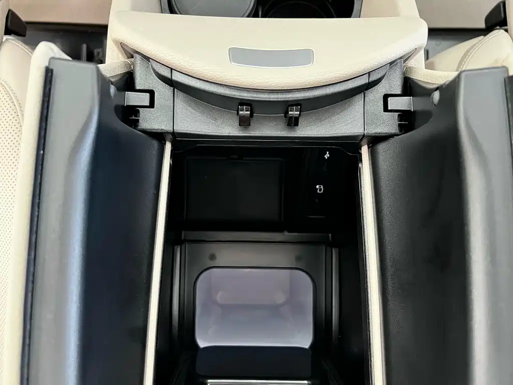 Mercedes-Benz V-Class 2022 260 L Long Wheelbase Luxury Edition