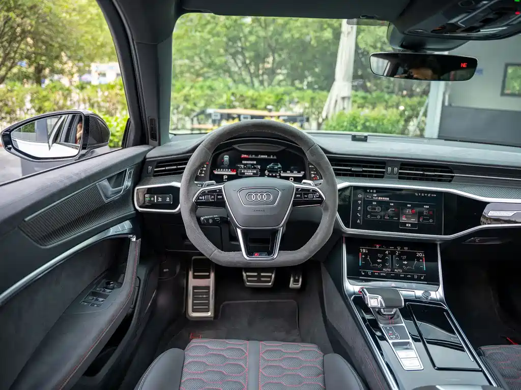 Audi RS 6 2025 model RS 6 Avant GT