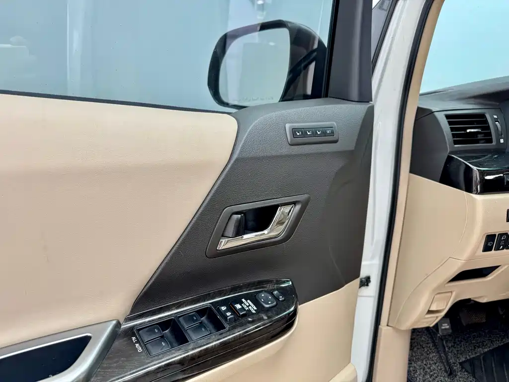 Alphard 2014 Model Middle East Edition