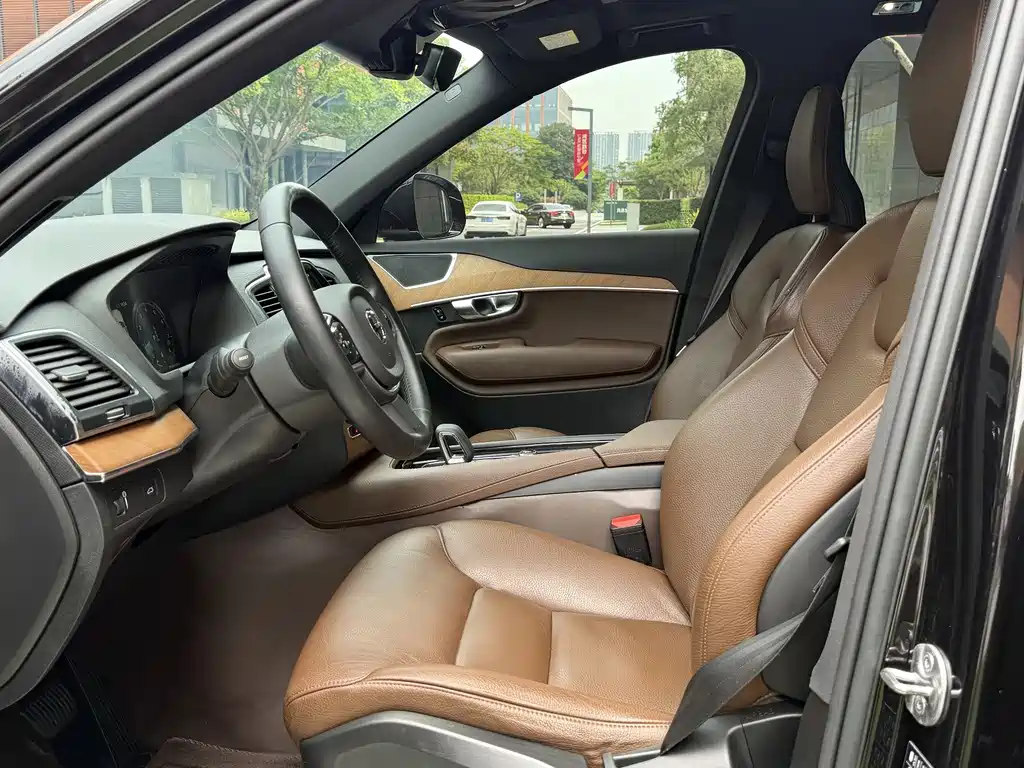 Volvo XC90 2022 B5 Intelligent Drive Luxury 7-seater