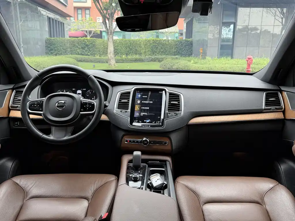 Volvo XC90 2022 B5 Intelligent Drive Luxury 7-seater